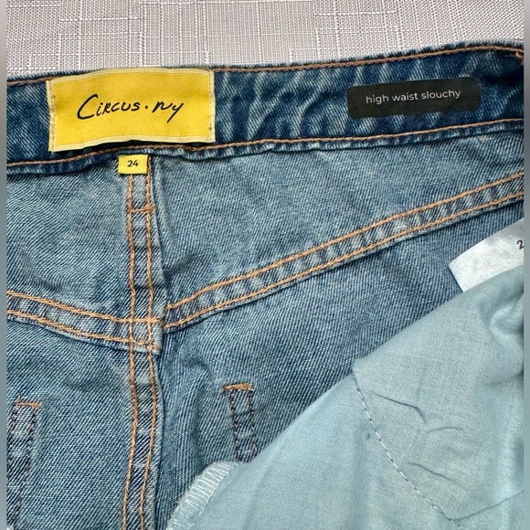 Circus NY high waist slouchy jean distressed 24 - Picture 2 of 9